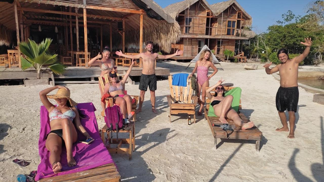 Santa Lova Eco-Hostel Isla Tintipan Tintipan Island Екстер'єр фото
