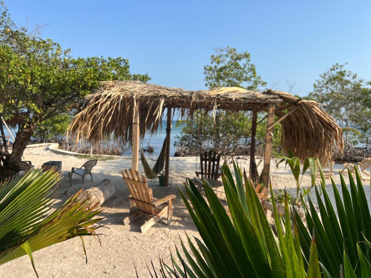 Santa Lova Eco-Hostel Isla Tintipan Tintipan Island Екстер'єр фото