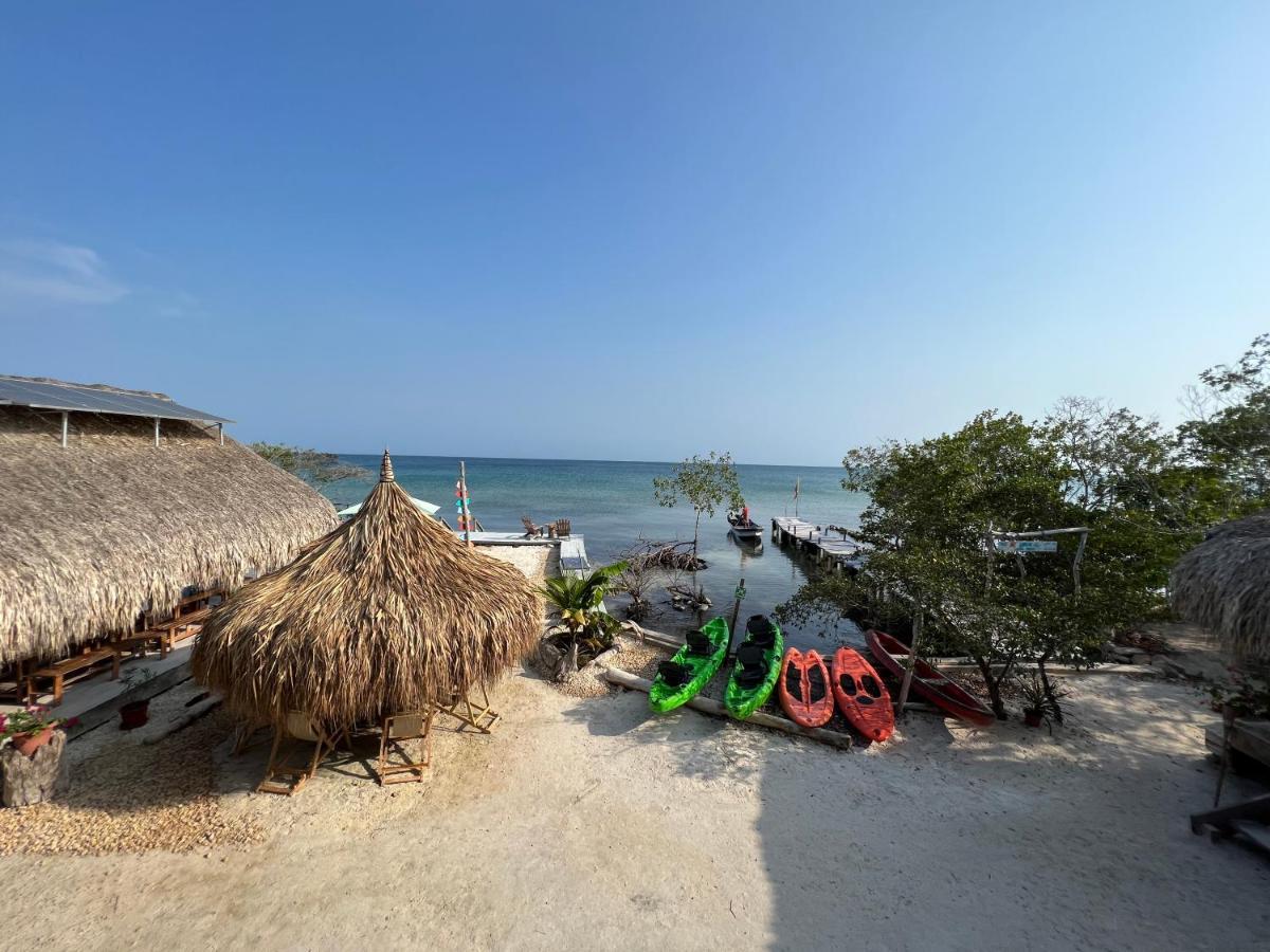 Santa Lova Eco-Hostel Isla Tintipan Tintipan Island Екстер'єр фото