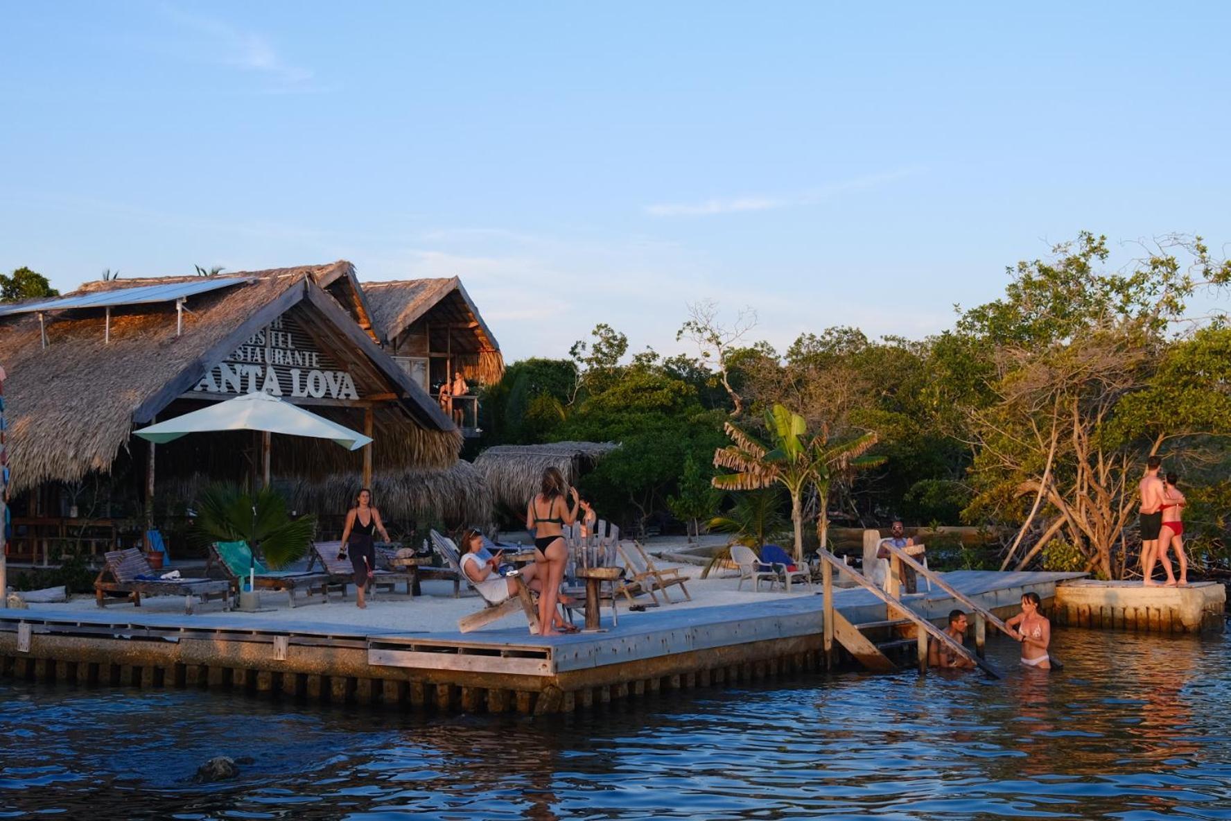 Santa Lova Eco-Hostel Isla Tintipan Tintipan Island Екстер'єр фото